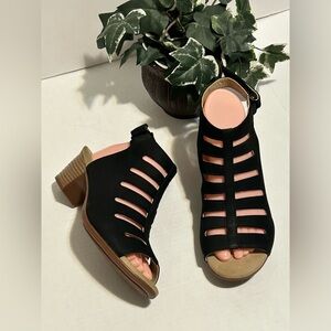 Black Strappy Women's Sandals